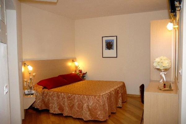 Hotel Granducato Монтелупо-Фьорентино Экстерьер фото