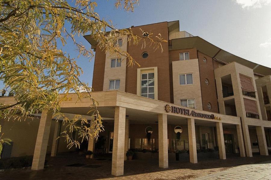 Hotel Granducato Монтелупо-Фьорентино Экстерьер фото