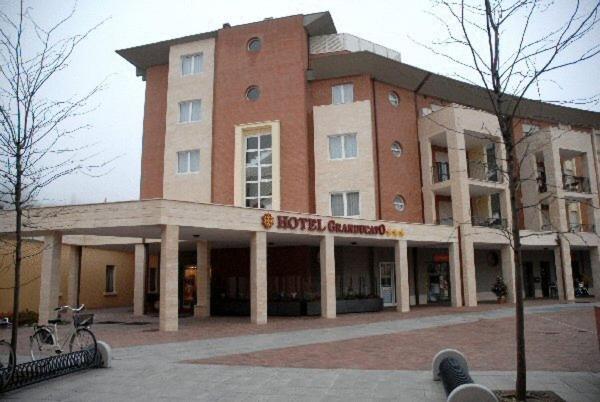 Hotel Granducato Монтелупо-Фьорентино Экстерьер фото